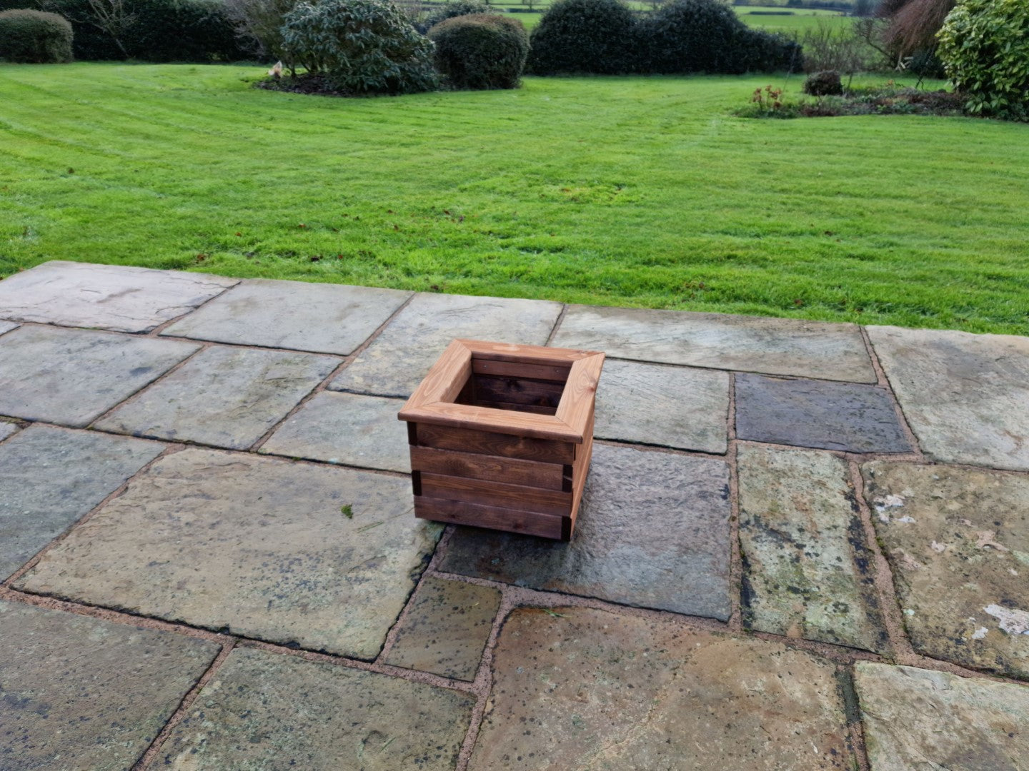 Valley Small Square Planter H32 X W39 X D39