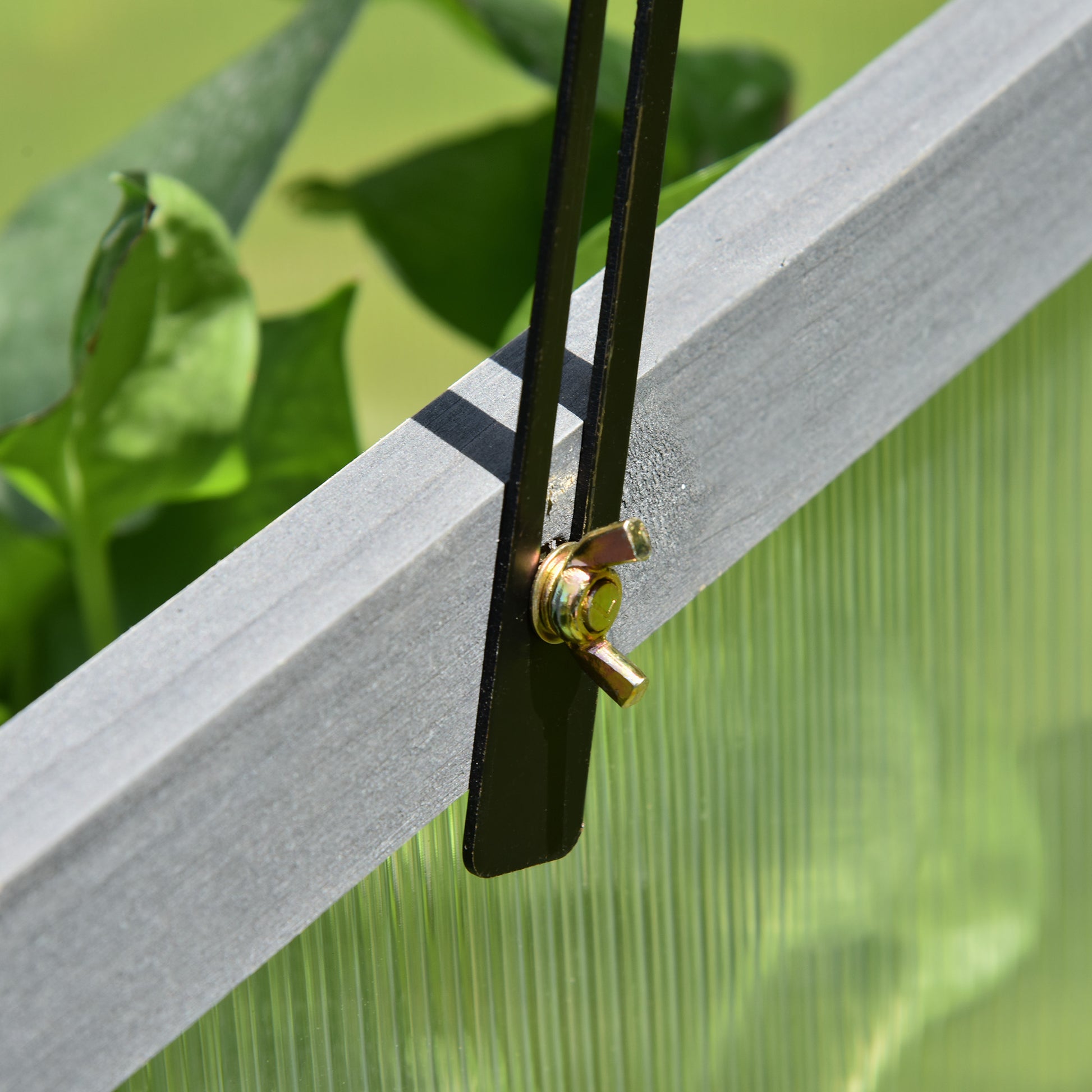 Outsunny Wooden Framed Polycarbonate Cold Frame Greenhouse for Plants Outdoor with Openable & Tilted Top Cover, PC Board, Brown, 100 x 65 x 40cm