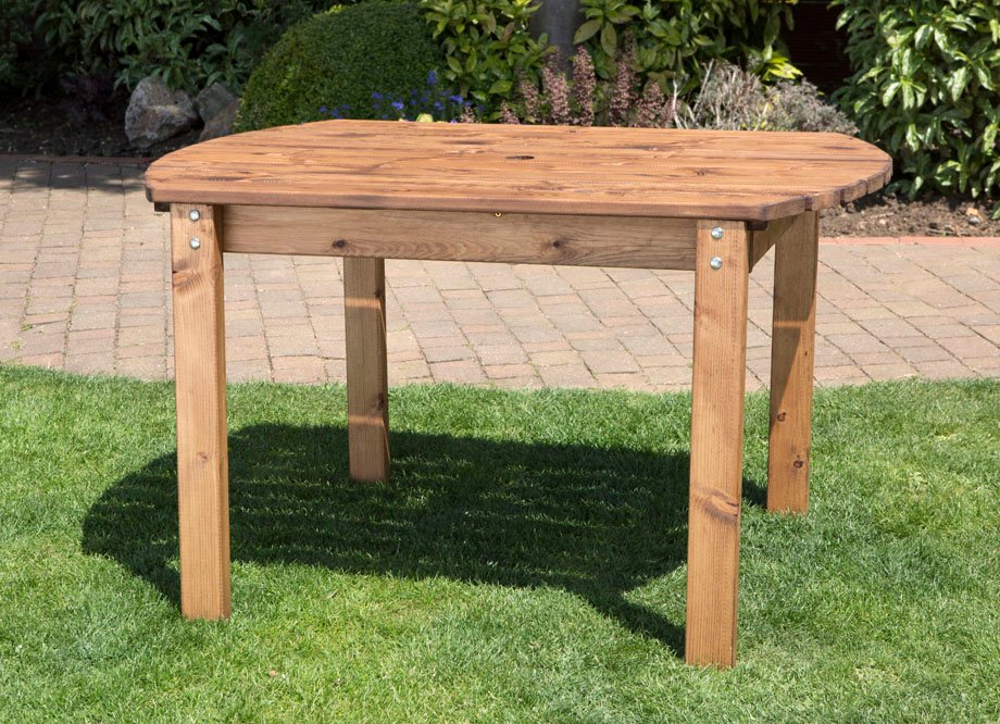 Enjoy Outdoor Comfort with the HB28 Rectangular Table