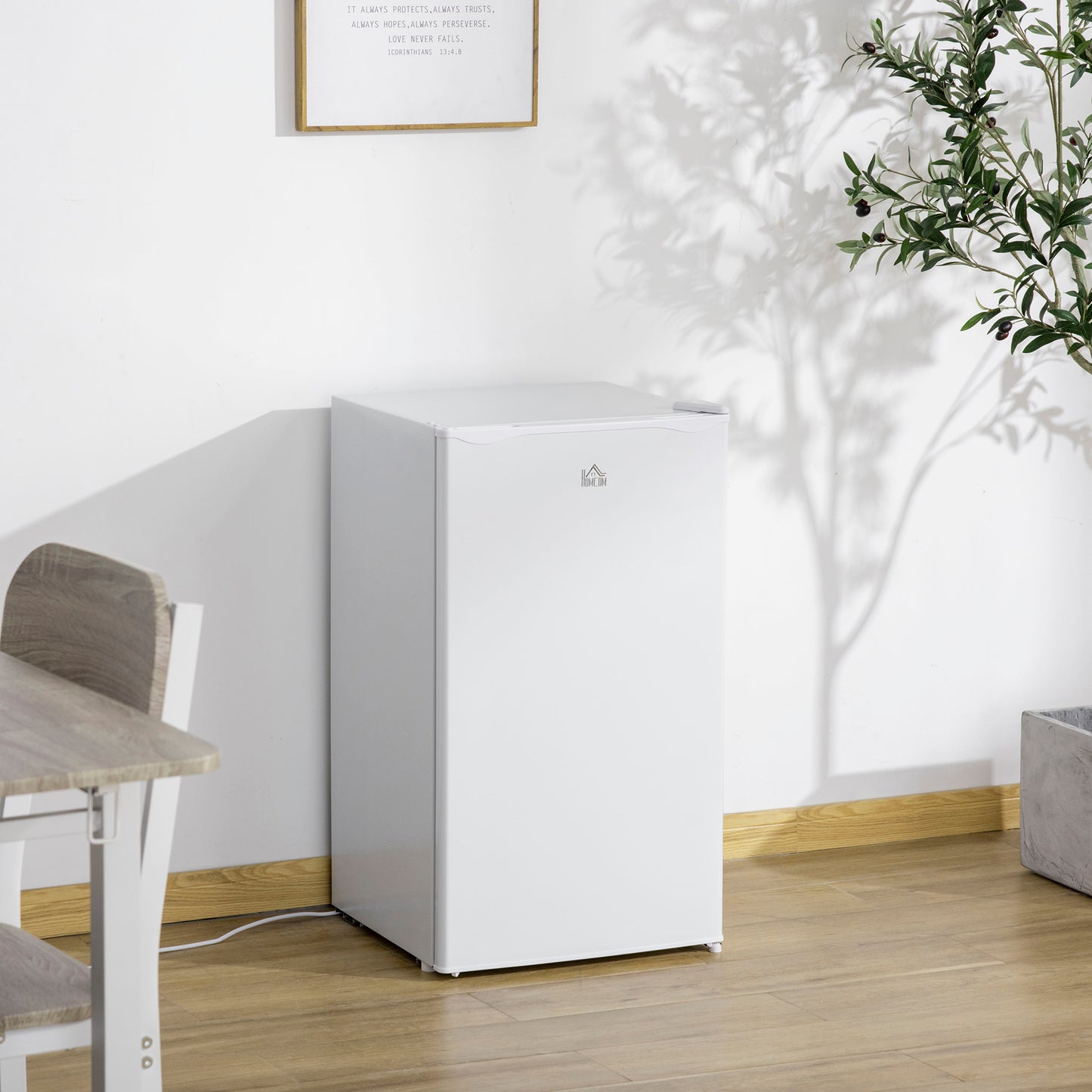 HOMCOM 91 Litre Freestanding Under Counter Fridge with Chiller Box, Reversible Door, Adjustable Thermostat 47.5cm Wide Noise Level: Decibels 40 White
