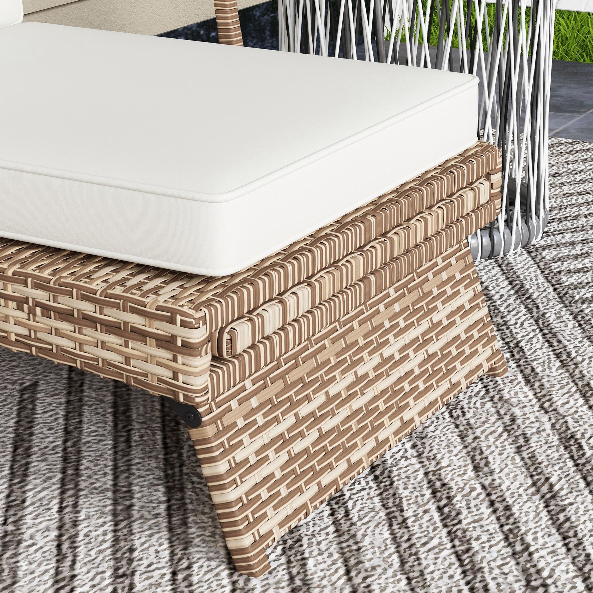 Outsunny 80° Reclining Rattan Lounger - White/Brown