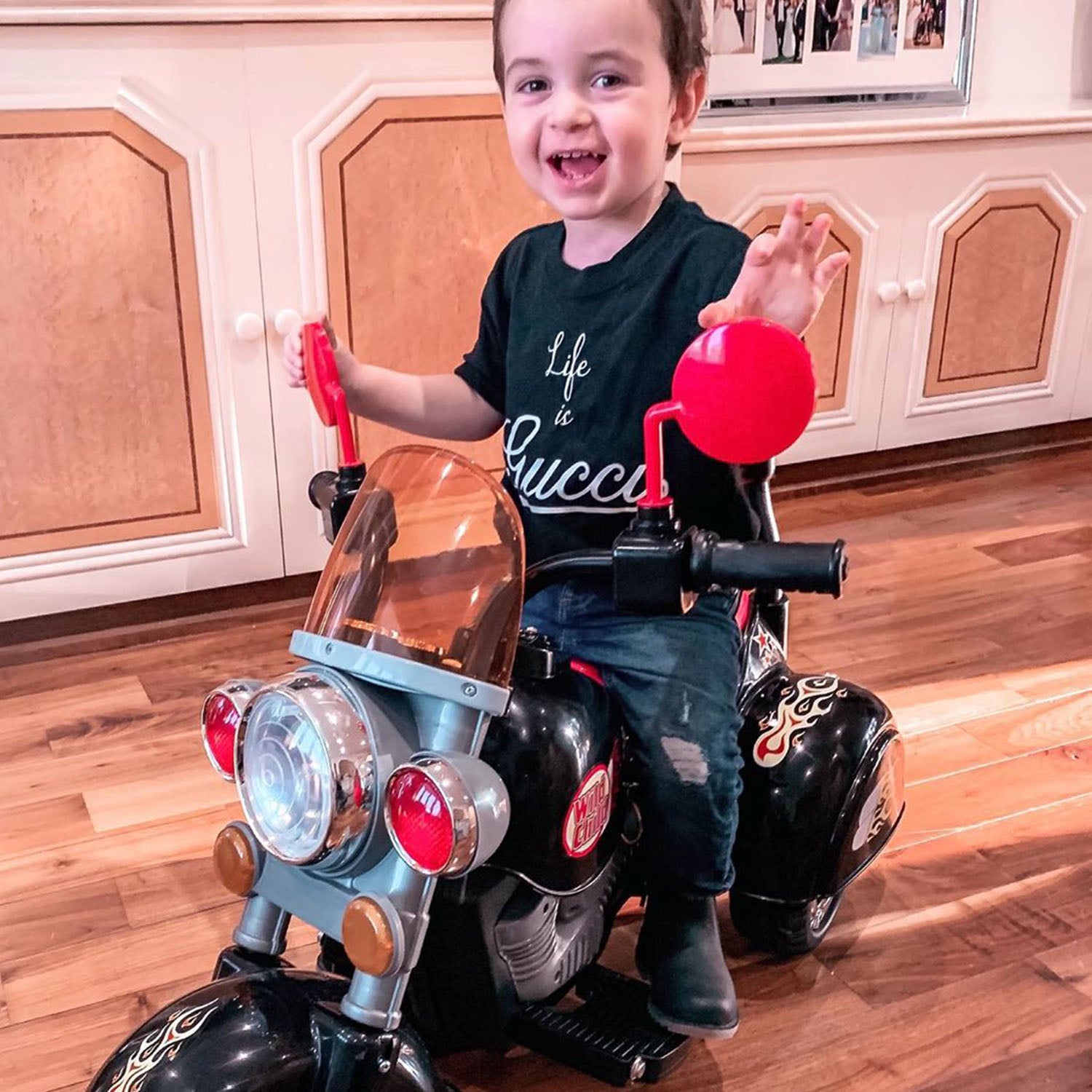 HOMCOM Kids Electric Motorbike 6V Children Ride On Motorcycle Battery Powered Toy w/ Lights Sound for 3-6 Years Old Black