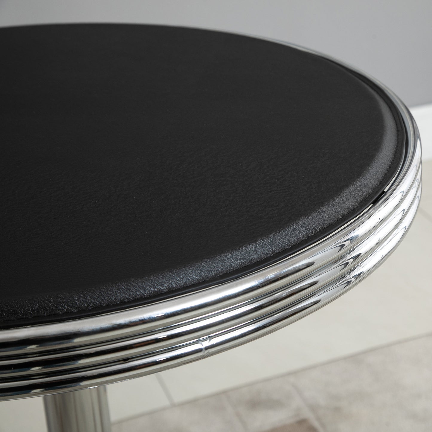 HOMCOM Round Height Adjustable Pub Table Counter Bar Table with Faux Leather Tabletop and Adjustable Footrest for Dining Room, Home Bar