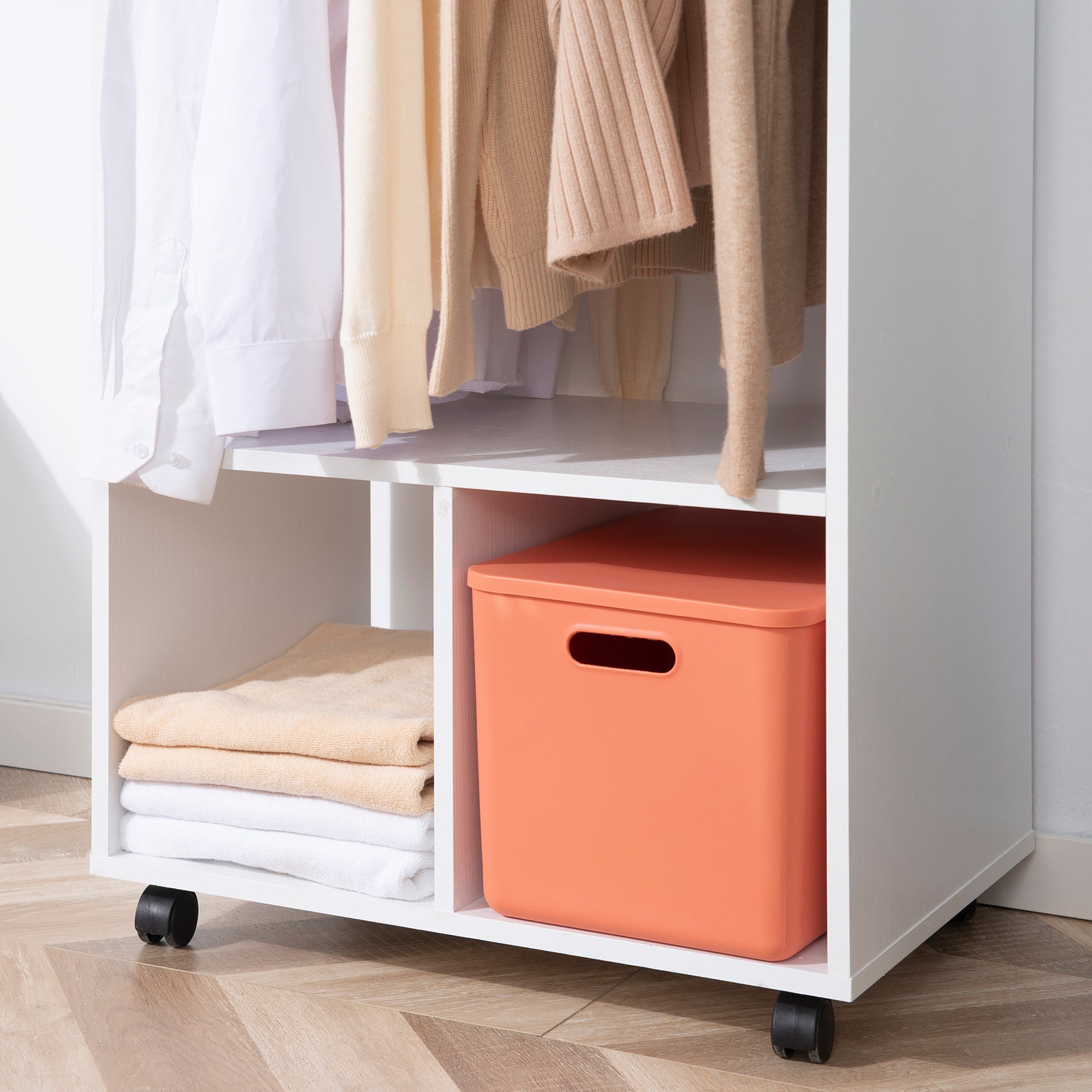 HOMCOM Open Wardrobe with Hanging Rod and Storage Shelves Mobile Garment Rack on Wheels Bedroom, Cloakroom, White