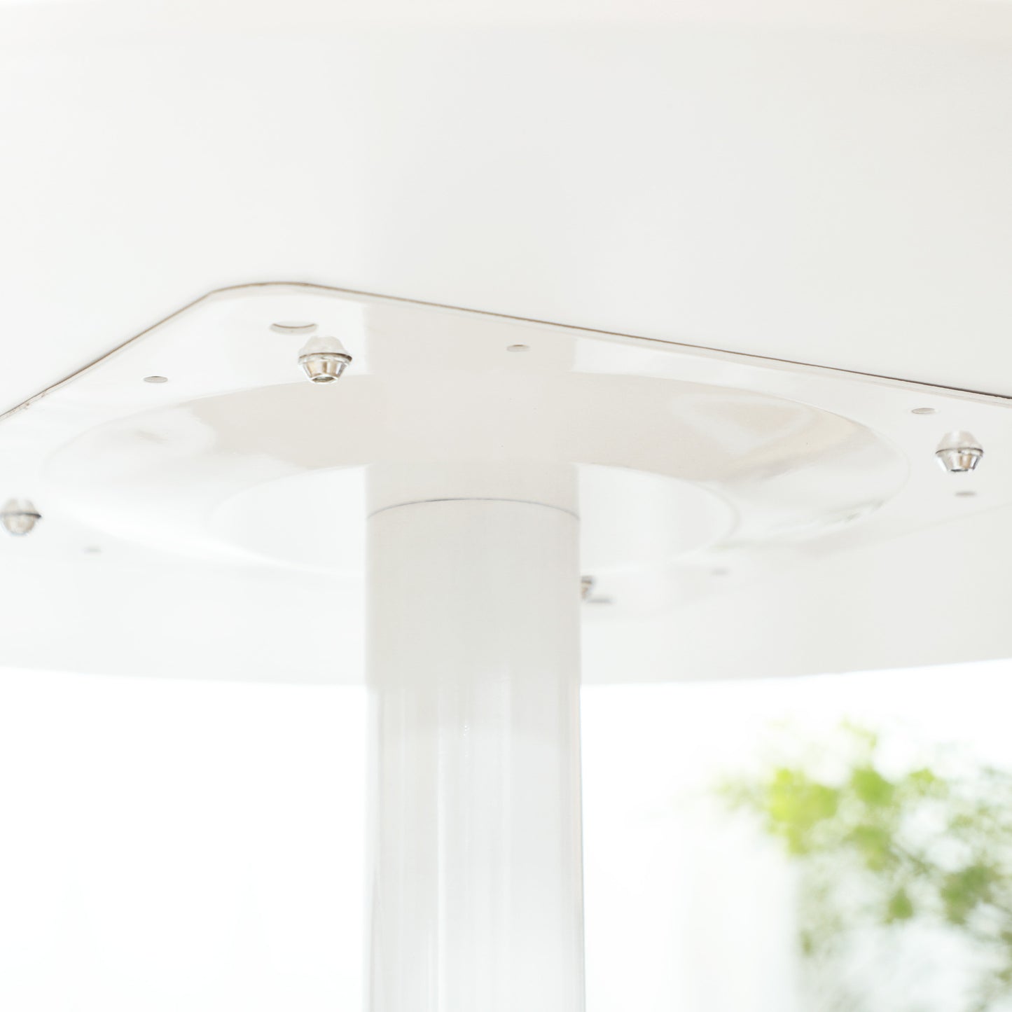 HOMCOM Round Dining Table, Modern Dining Room Table with Steel Base, Non-slip Foot Pad, Space Saving Small Dining Table, White