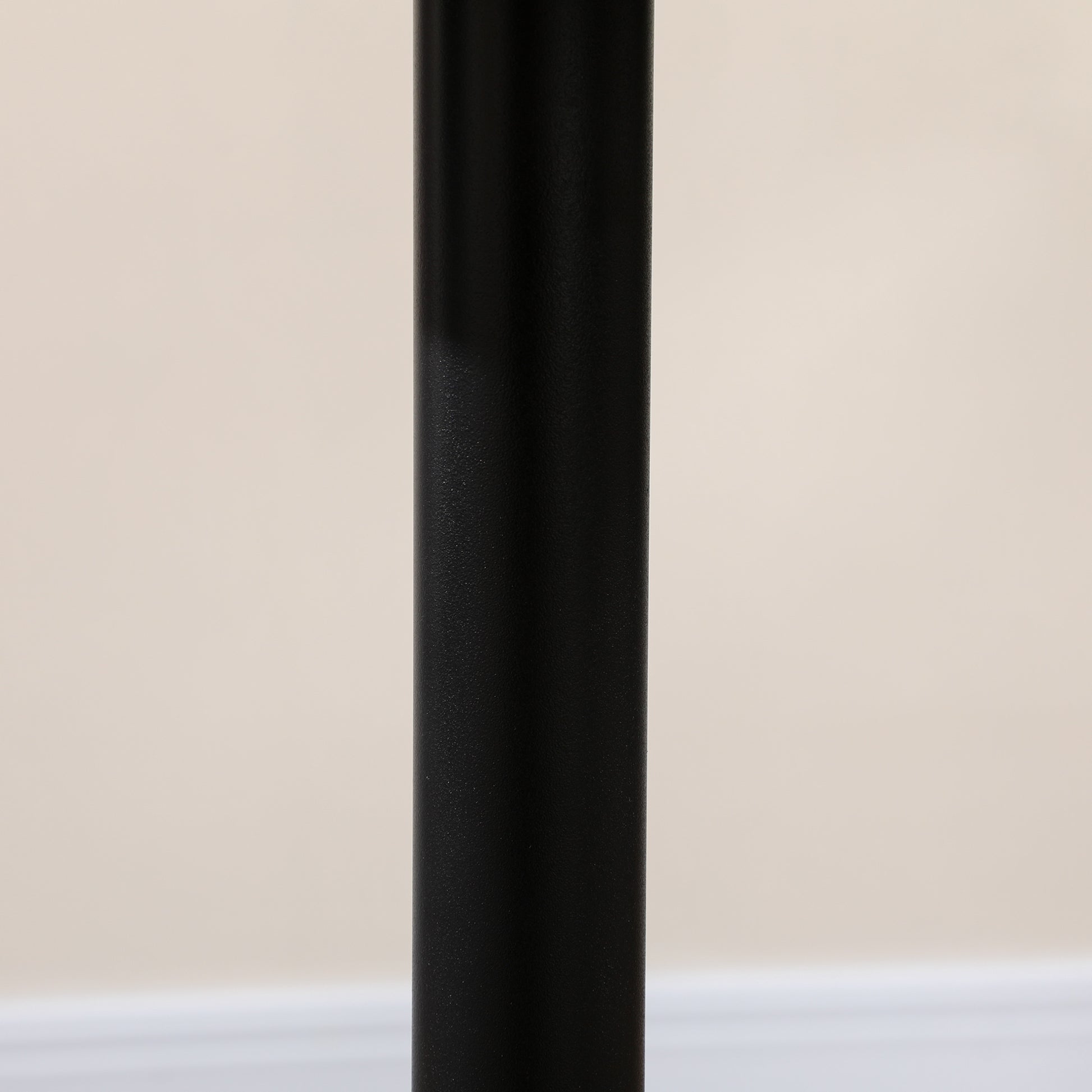 HOMCOM Round Dining Table, Modern Dining Room Table with Steel Base, Non-slip Foot Pad, Space Saving Small Dining Table, Black