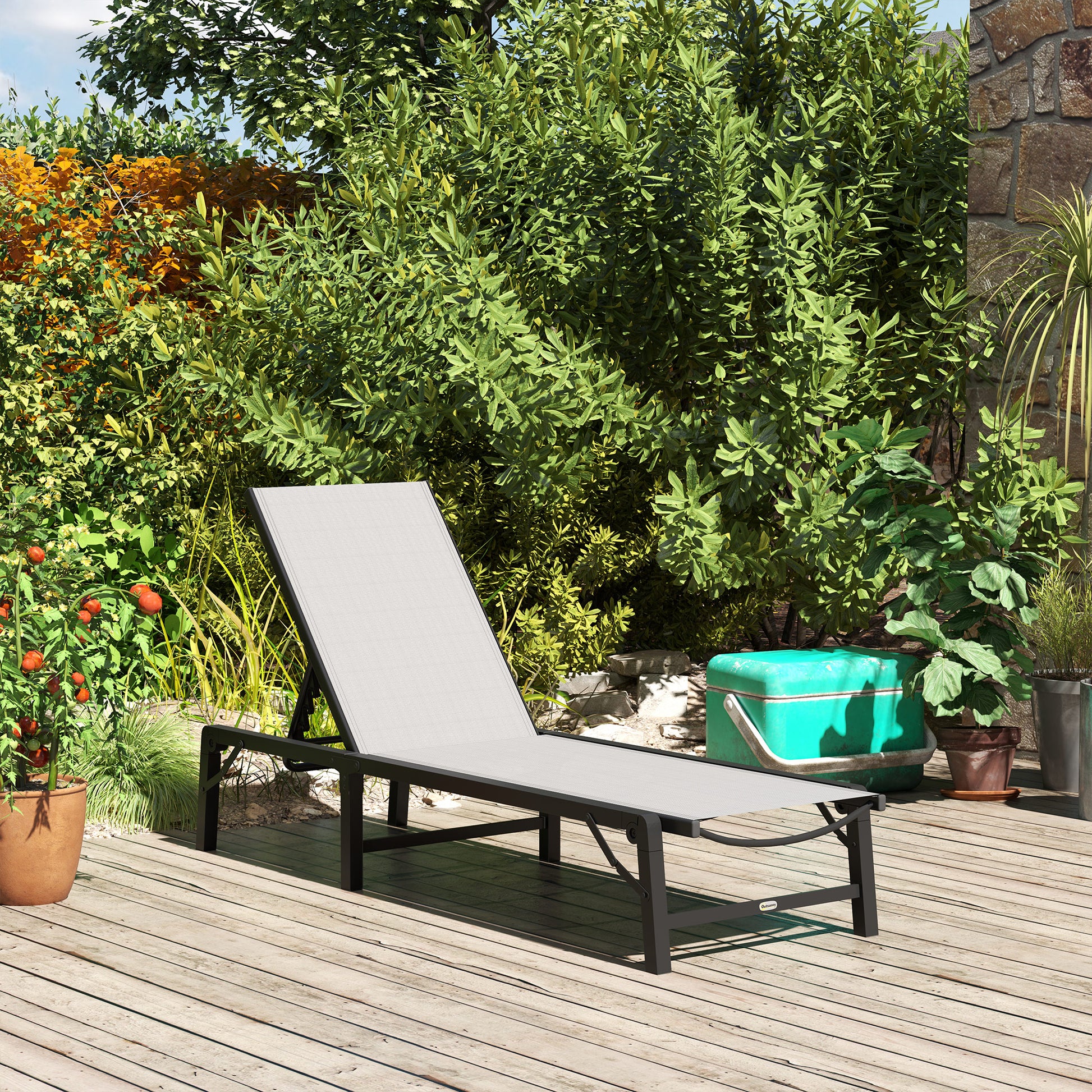 Outsunny Folding Sun Lounger, 5-Position Adjustable Garden Chaise Lounge Sunbed, Steel Frame Reclining Chair for Beach, Porch, Patio, Camping, Light Grey