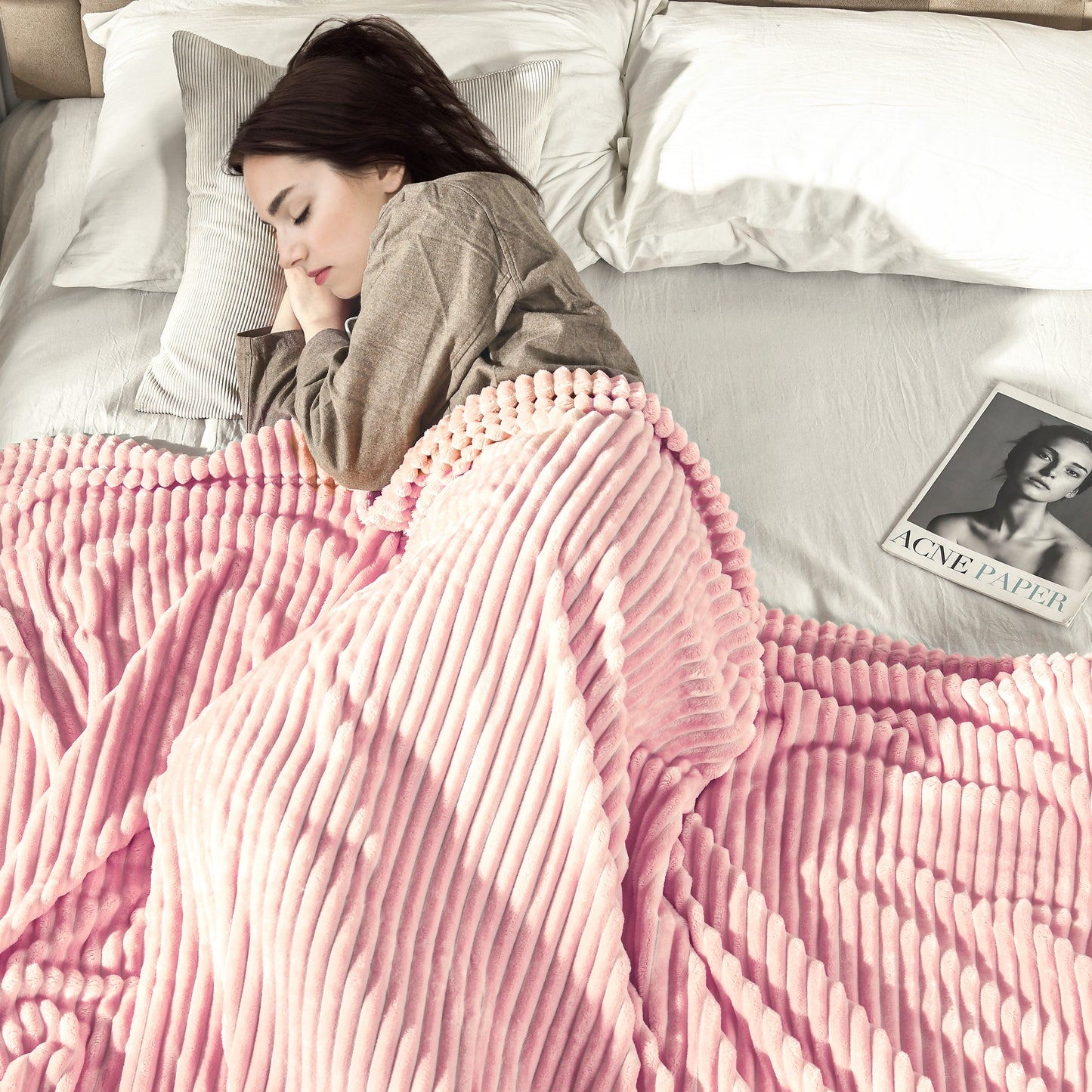 HOMCOM Flannel Fleece Throw Blanket, Fluffy Warm Throw Blanket, Striped Reversible Travel Bedspread, Double Size, 203 x 153cm, Pink