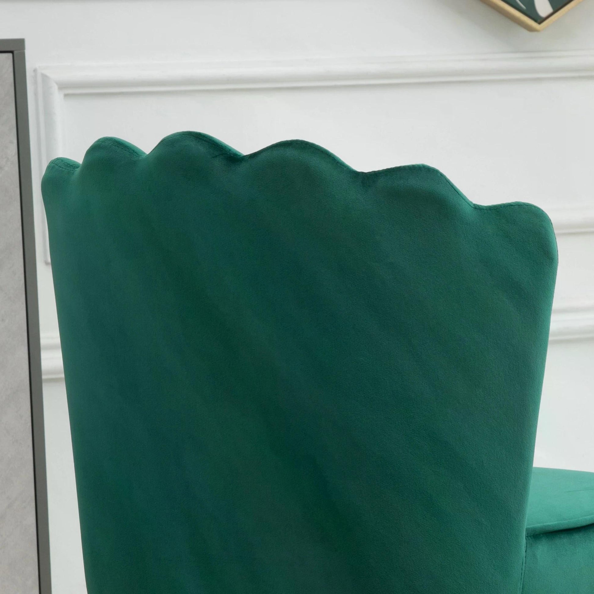 HOMCOM Velvet-Feel Shell Luxe Accent Chair, Glam Vanity Chair Makeup Seat, Home Bedroom Lounge with Metal Legs Comfort Padding, Green