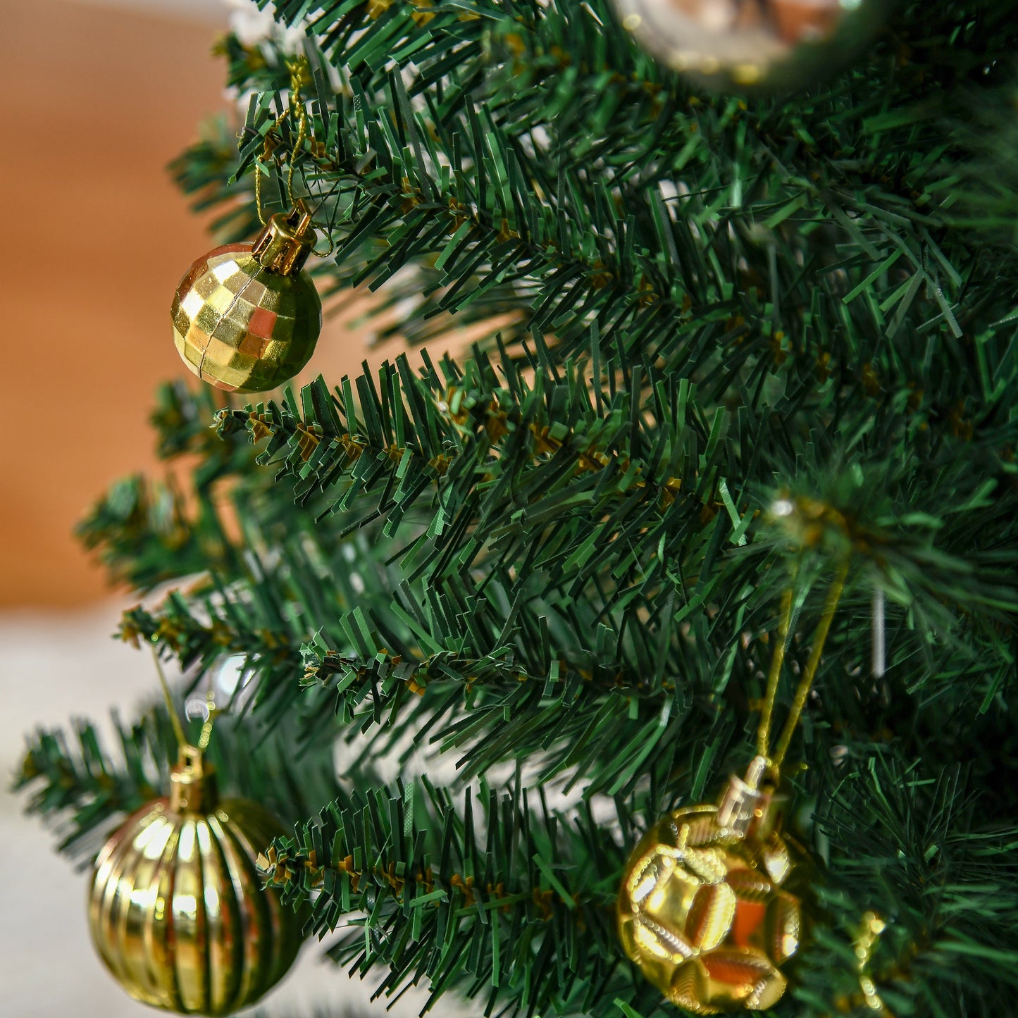 HOMCOM 1.8m Artificial Christmas Tree Pine Tree W/Plastic Stand-Green