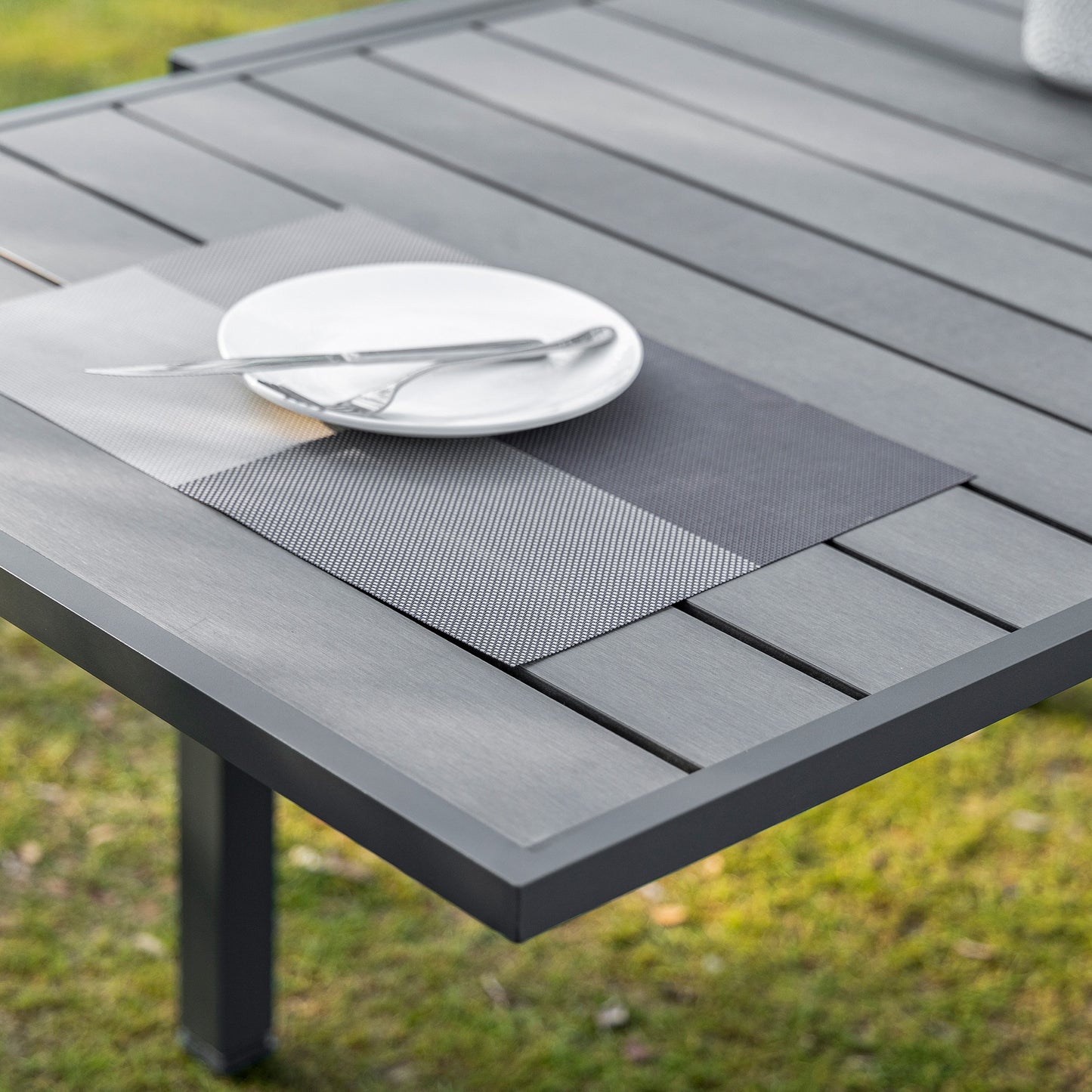 outsunny-extendable-dining-table-outdoor-slat-table-for-4-6-person-rectangular-lawn-garden-bistro-patio-table-with-aluminium-frame-grey